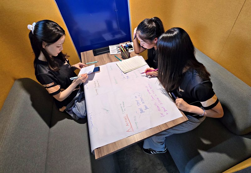 Crew Lounge IATA-certified cabin crew training programme in Malaysia